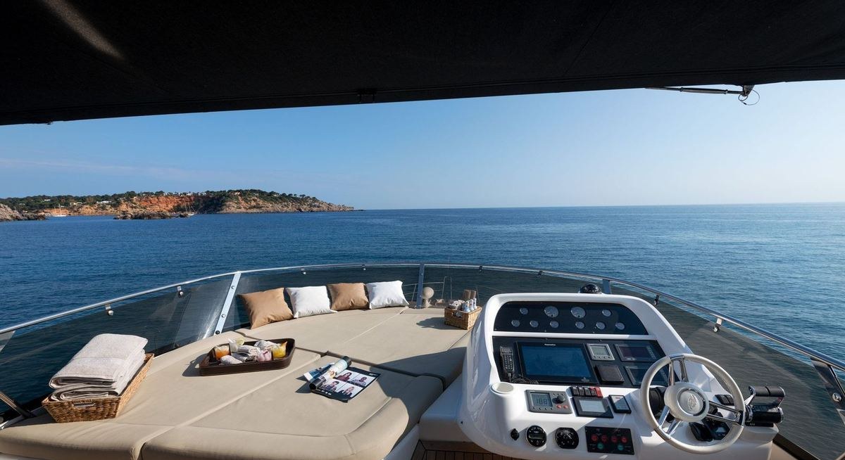 CALA DI LUNA yacht charter 3