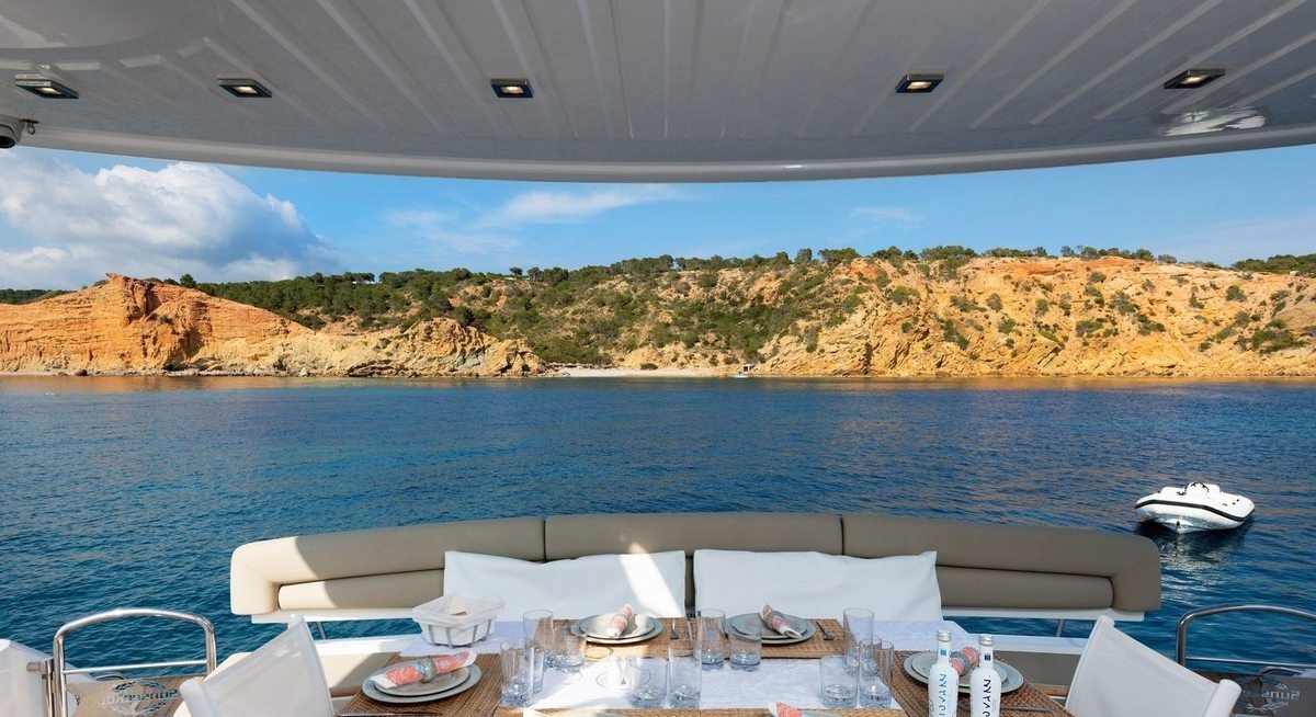 CALA DI LUNA yacht charter 4