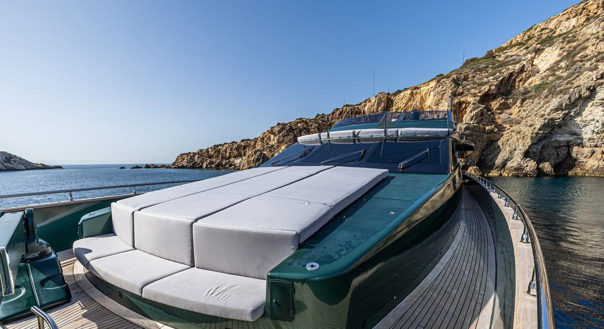CAN'T REMEMBER yacht charter 2