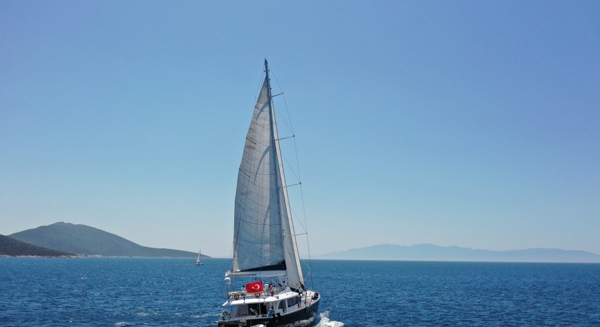 CANARIA yacht charter 5