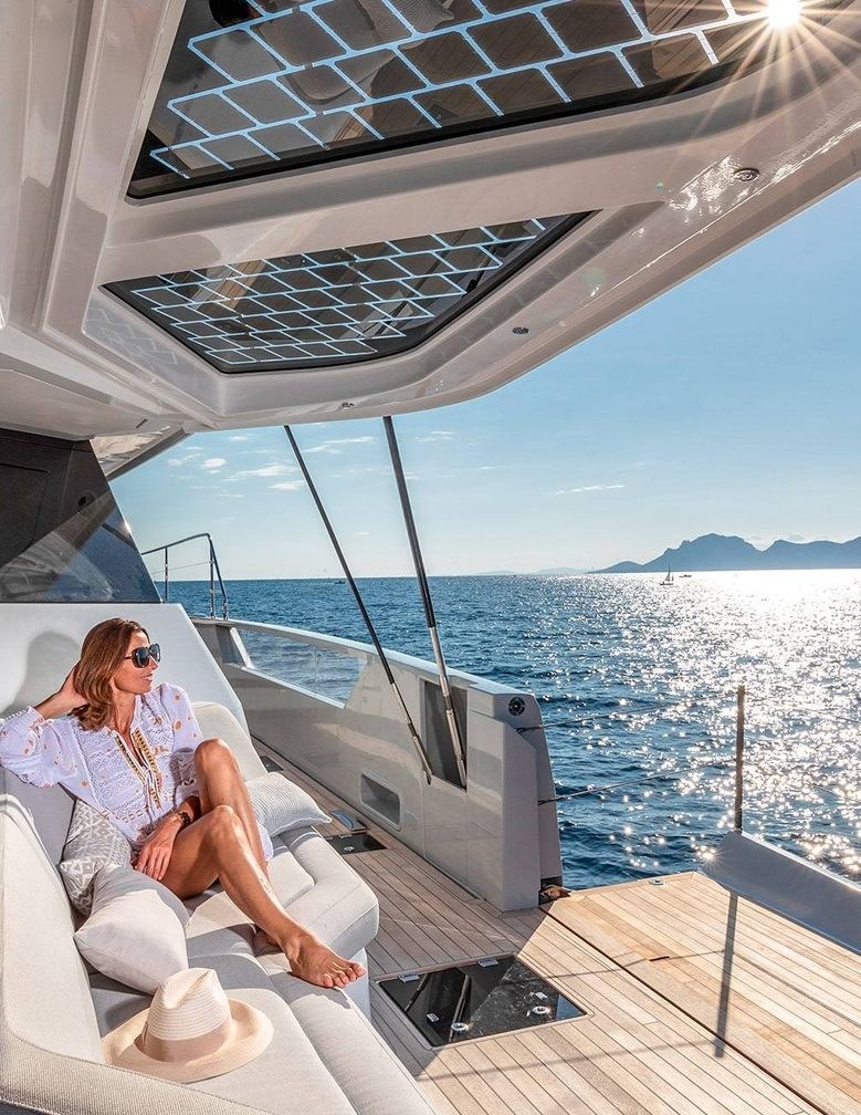 Yacht charter CAPRI YACHT CHARTER