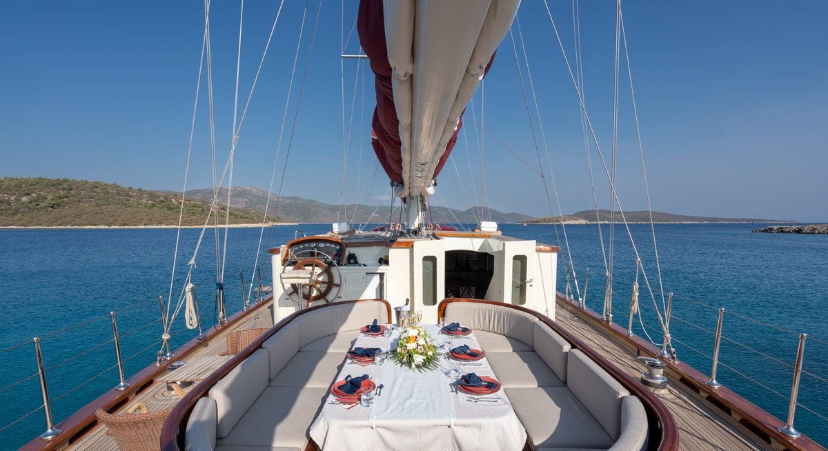 CASA DELL ARTE yacht charter 3