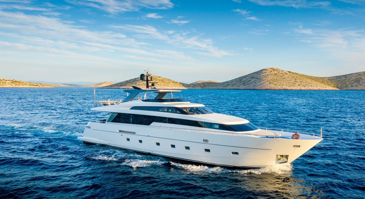 CASA yacht charter 1