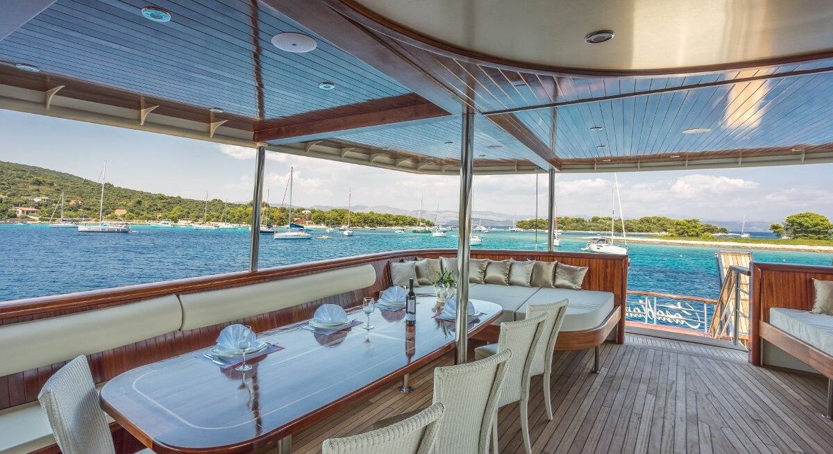 CASABLANCA yacht charter 3