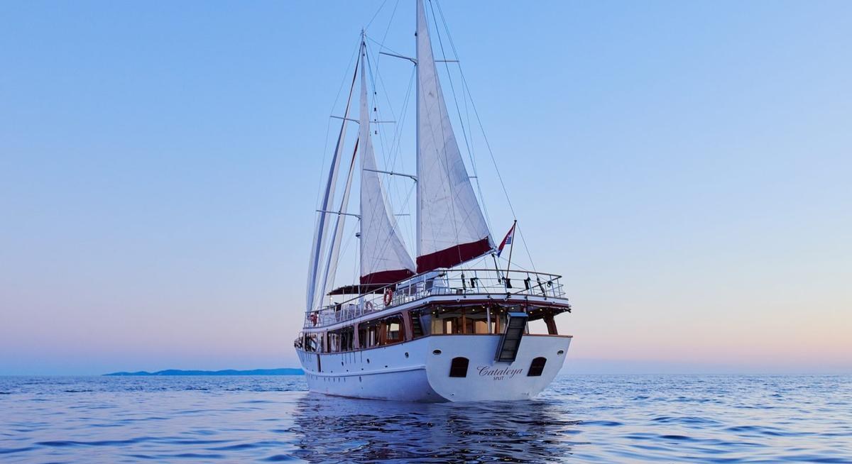CATALEYA yacht charter 5