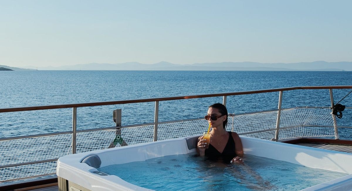 CATALEYA yacht charter 3