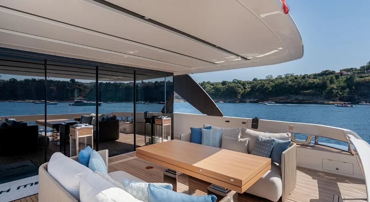 CATCH ME yacht charter 4