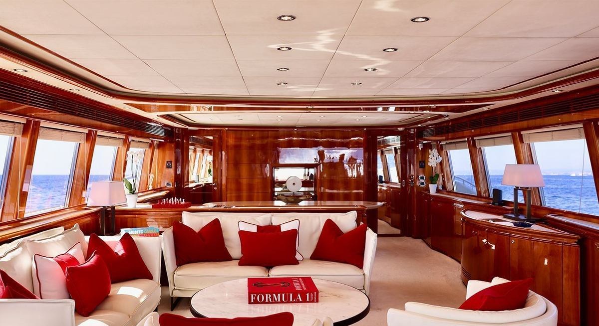 CHAMPAGNE AND CAVIAR yacht charter 5