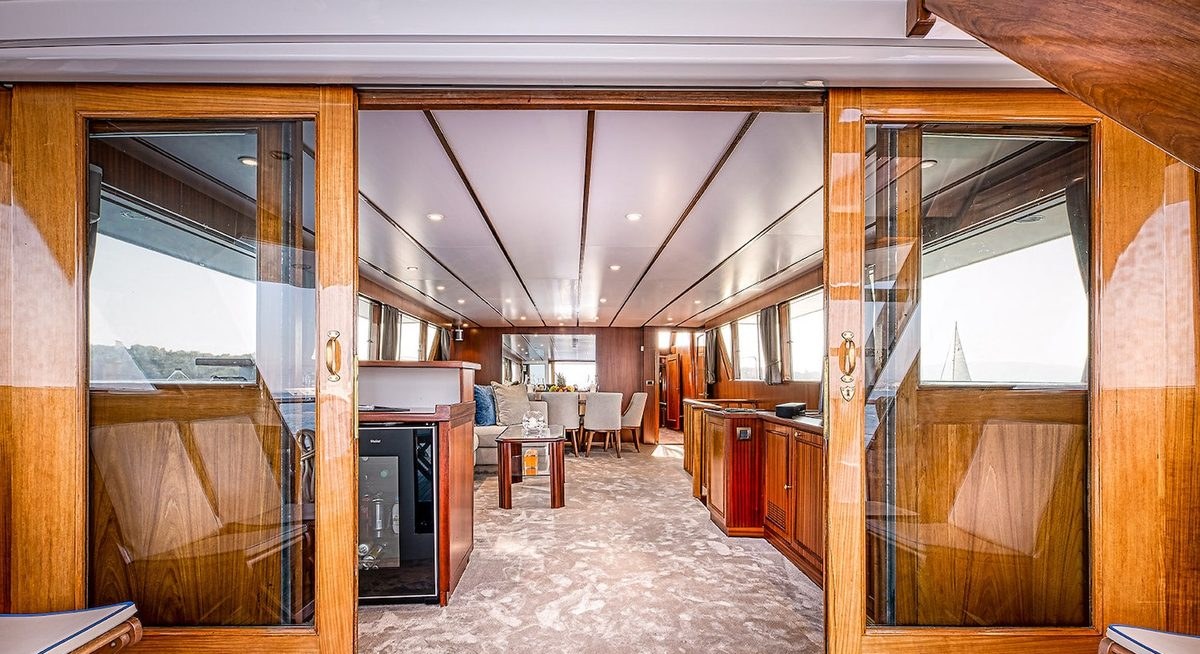 Yacht charter CHANTELLA YACHT CHARTER
