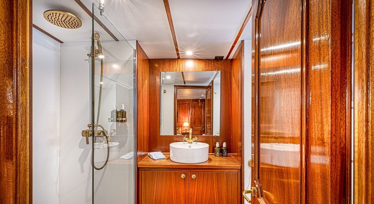 CHANTELLA yacht charter 5