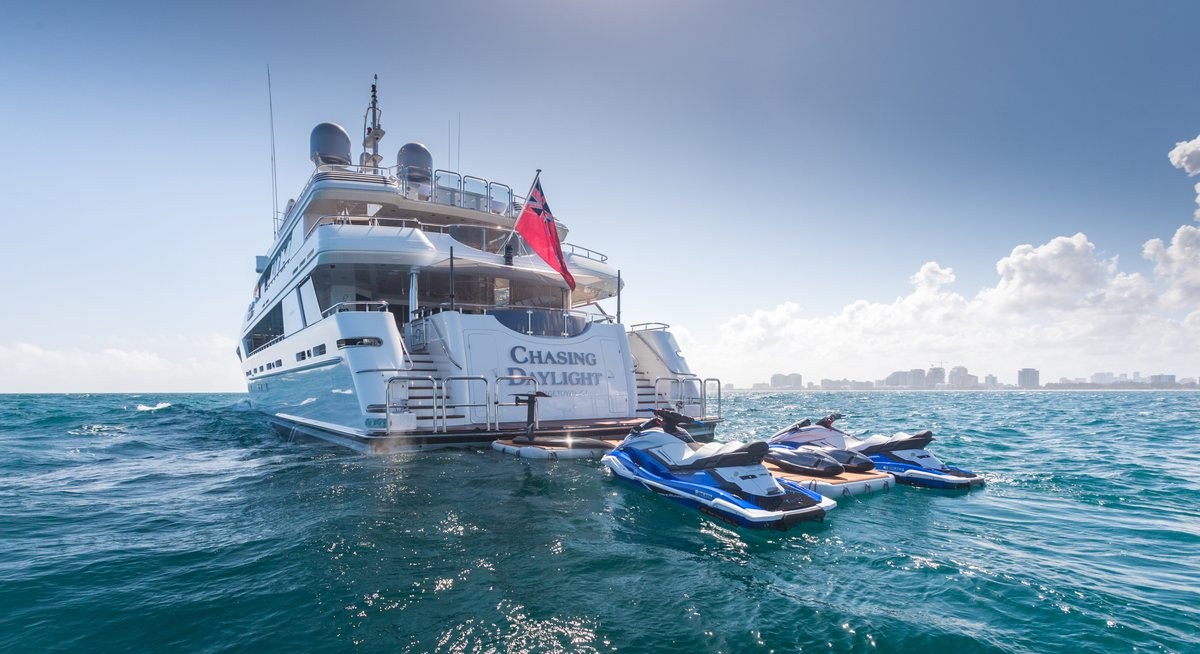 CHASING DAYLIGHT yacht charter 5