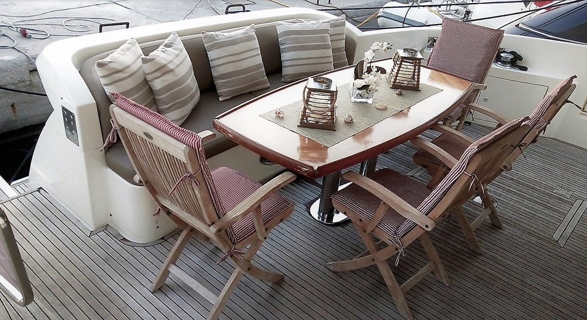 CHILL OUT II yacht charter 4