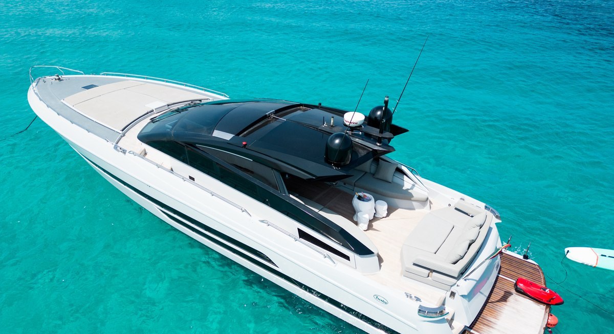CHILLI yacht charter 5