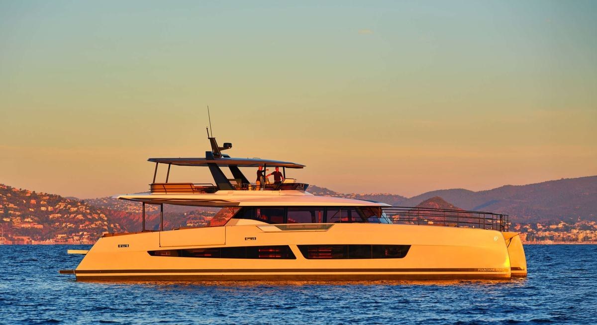 تأجير يخت CHRISTAL MIO YACHT CHARTER