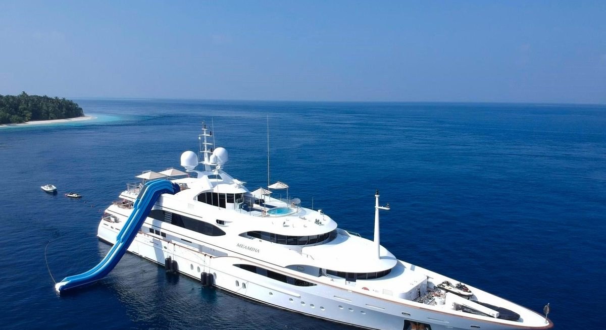 Yacht charter CHRISTINA V YACHT CHARTER
