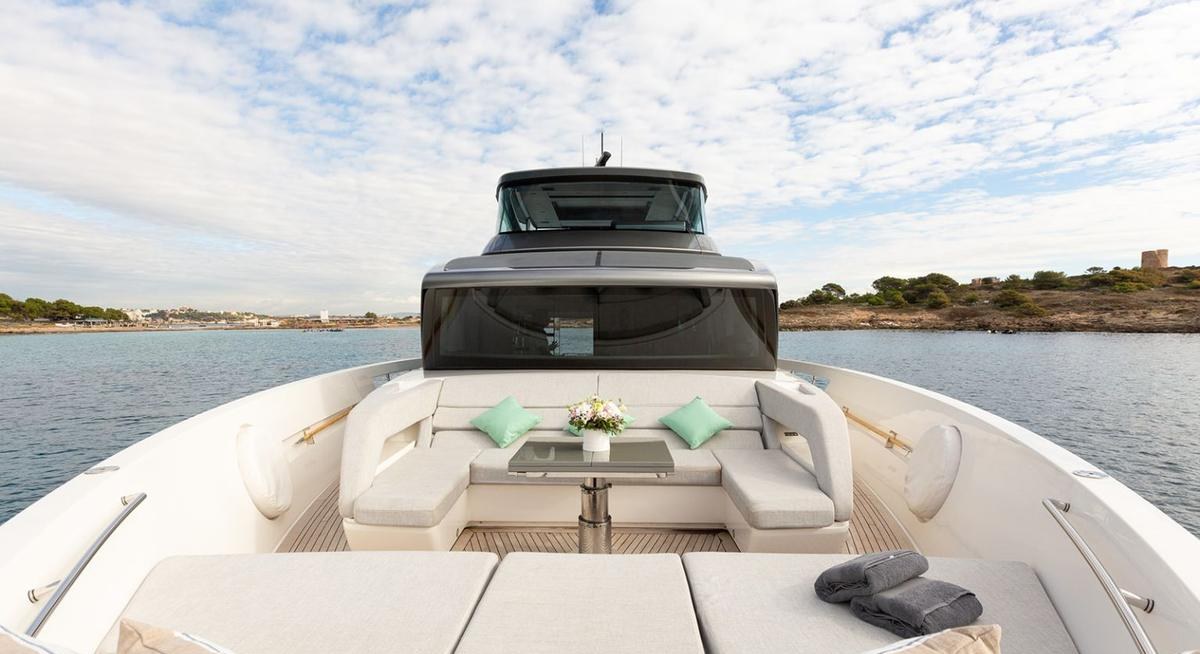 CLOUD IX yacht charter 2