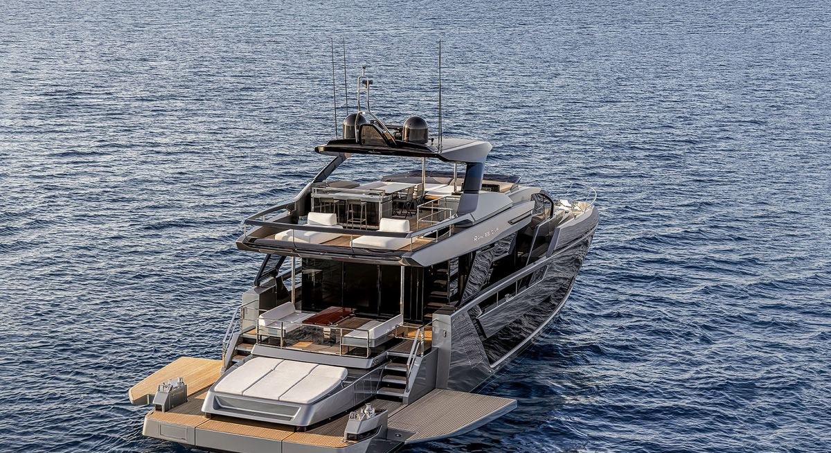 COCO yacht charter 4