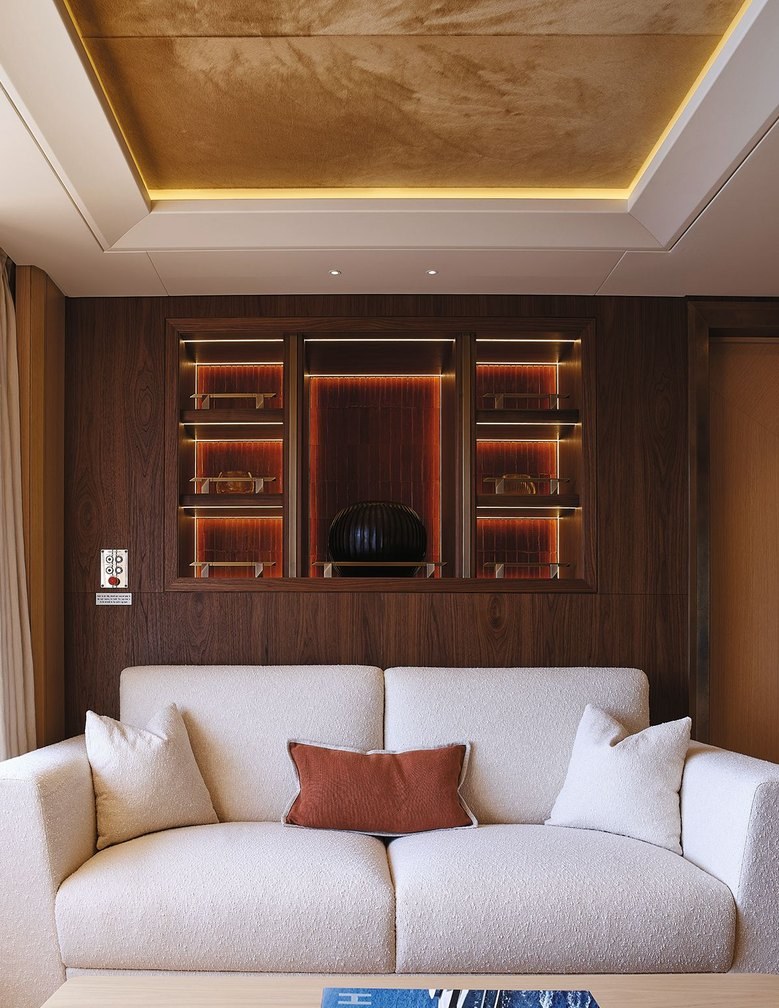 Yacht charter COME TOGETHER YACHT CHARTER
