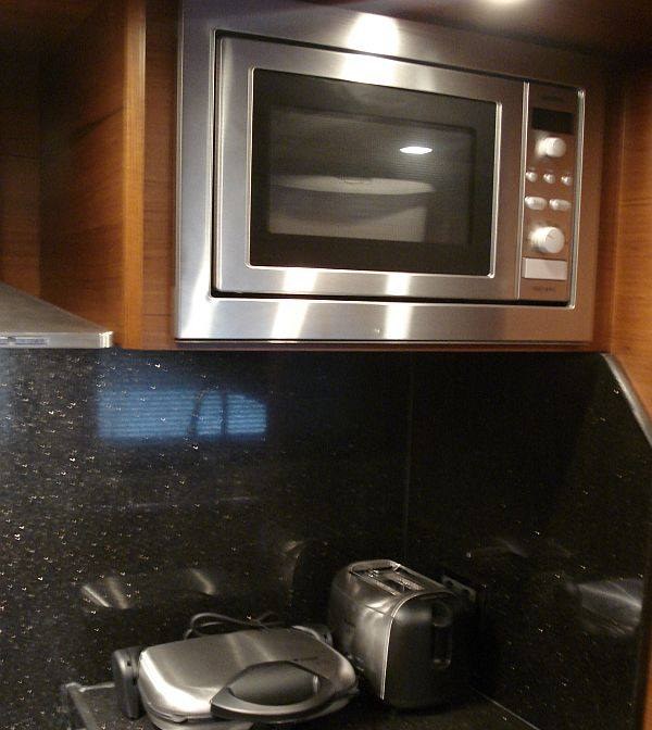 تأجير يخت COSMOS LUNA YACHT CHARTER