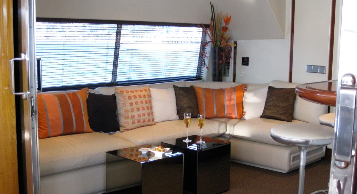 COSTA MAGNA yacht charter 3