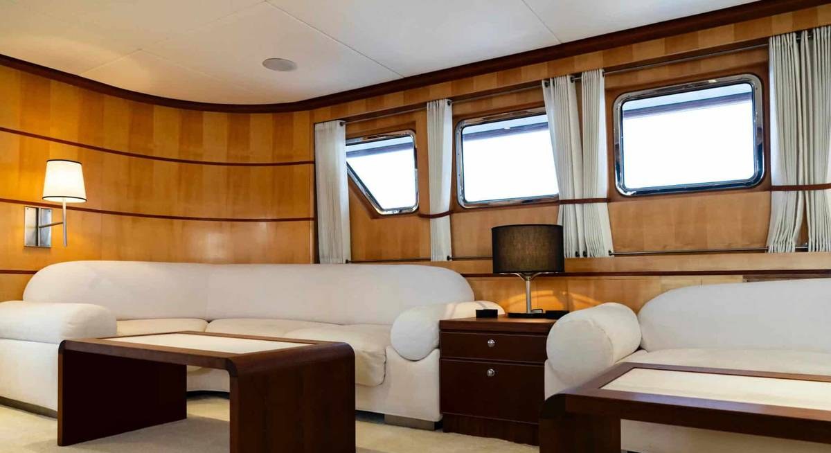 CURIOSITY yacht charter 3