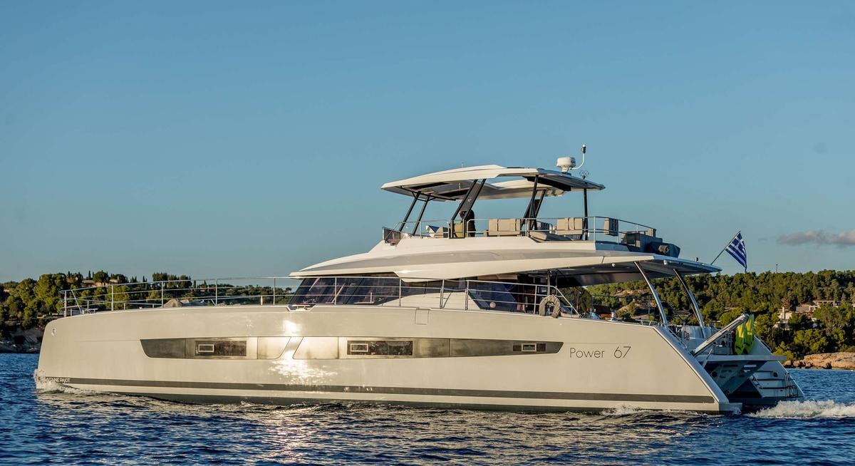 D2 yacht charter 1