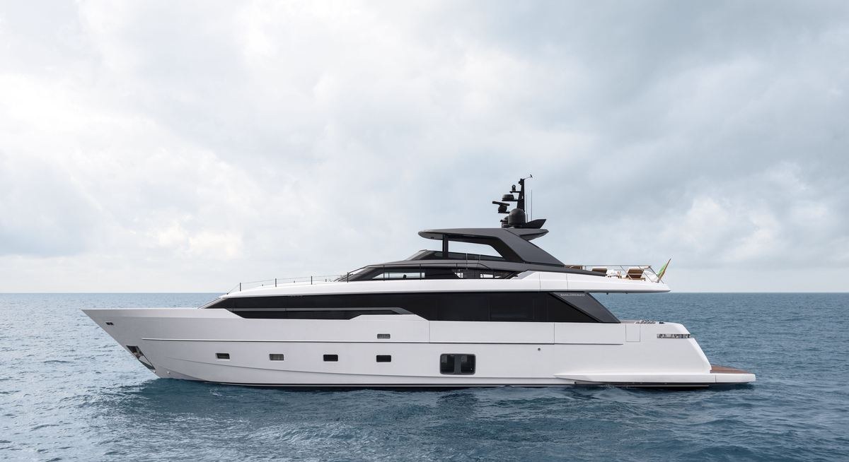 DANLOU yacht charter 1