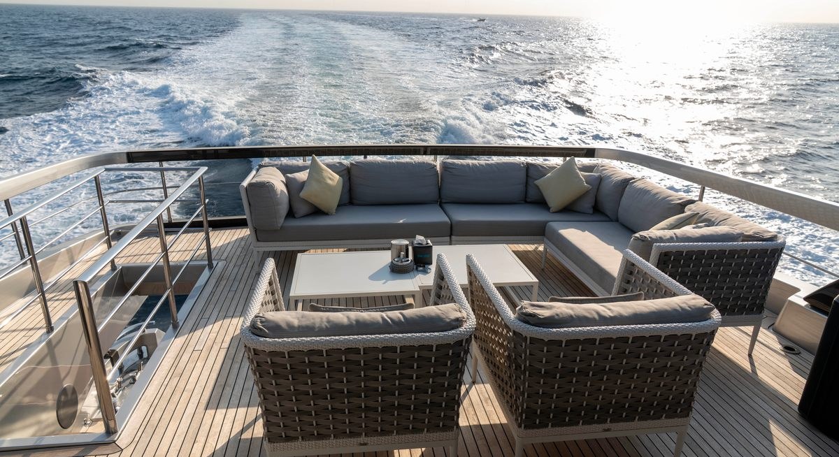DARK HORSE yacht charter 3