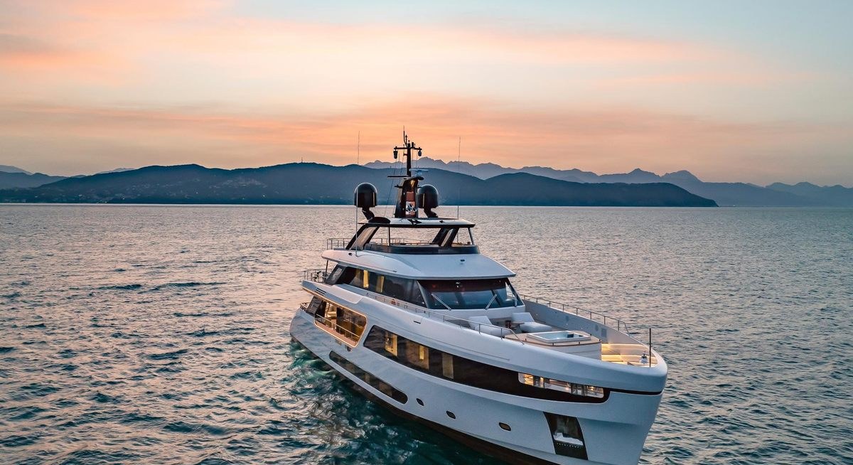 DAWO yacht charter 1