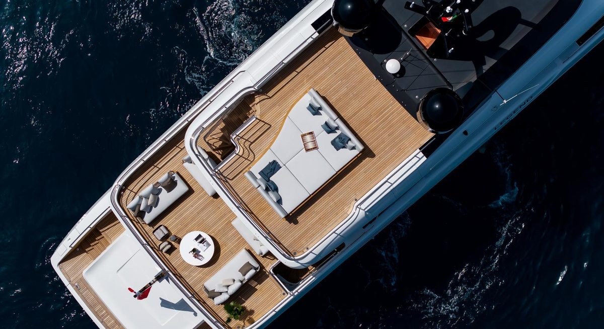 DAWO yacht charter 4