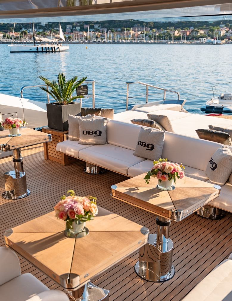 تأجير يخت DB9 YACHT CHARTER