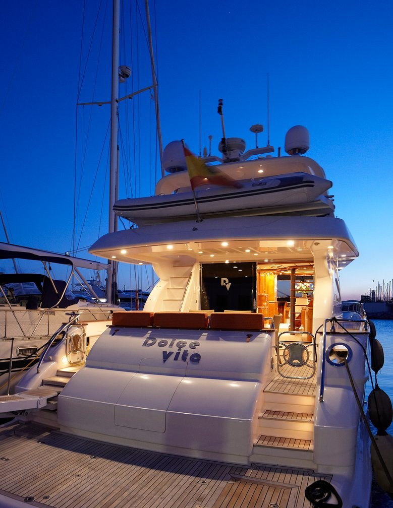 Yacht charter DOLCE VITA YACHT CHARTER