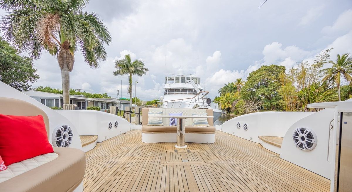 DREAM ON yacht charter 2