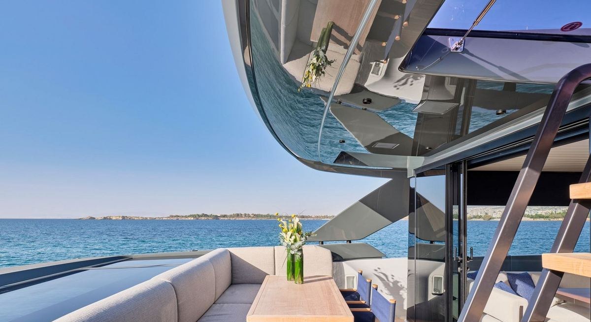 DUCHESS yacht charter 4
