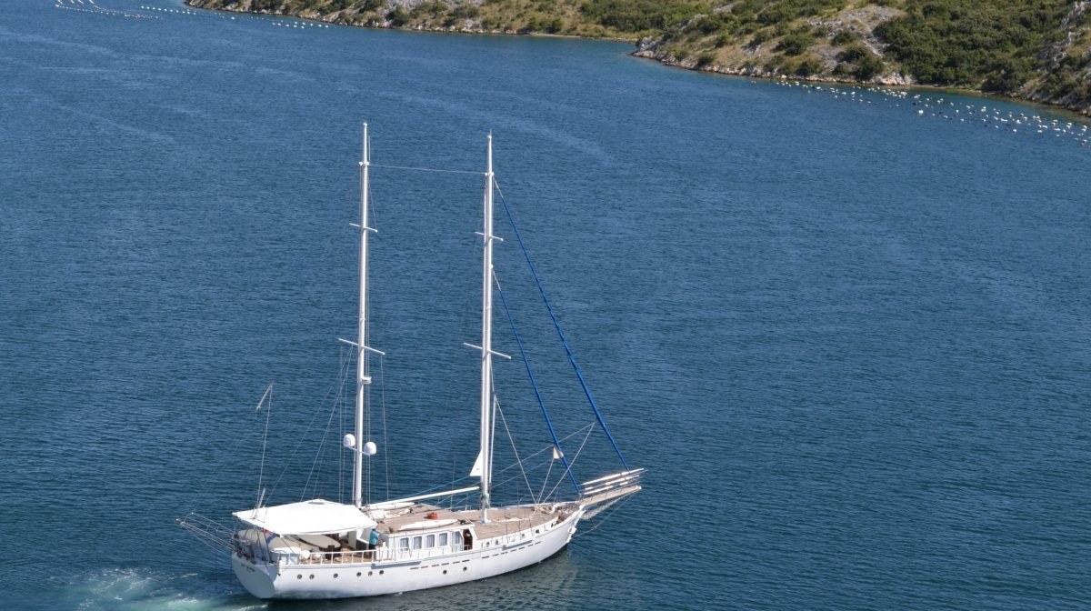 DVI MARIJE yacht charter 1