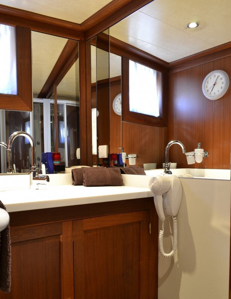 تأجير يخت DVI MARIJE YACHT CHARTER