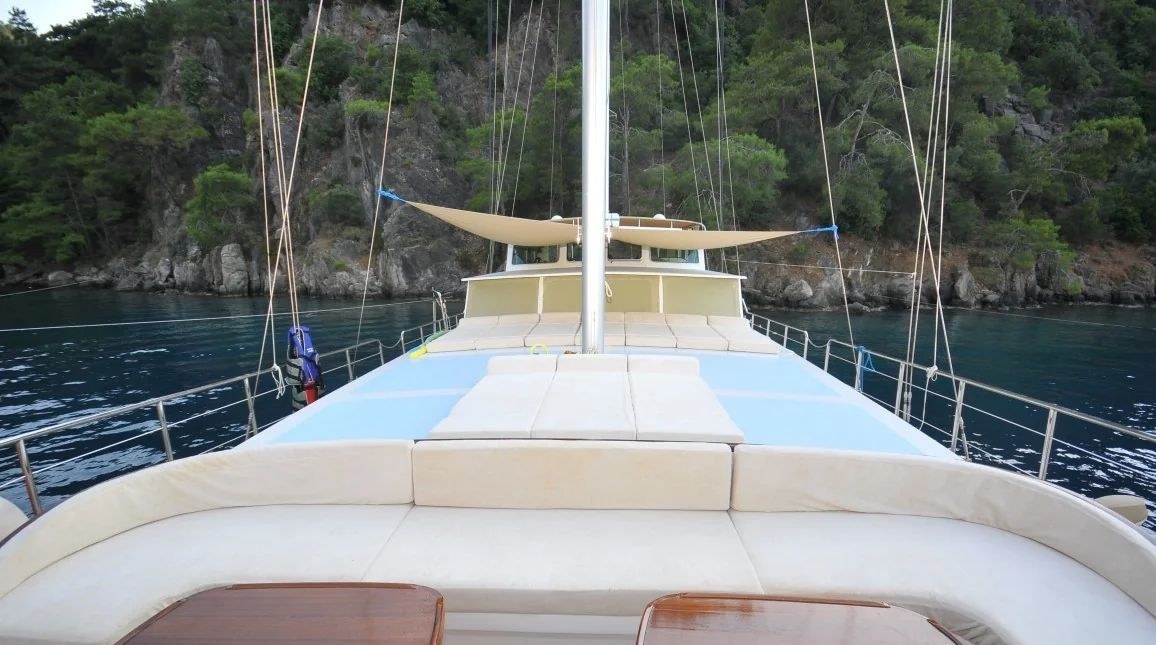 ECE ARINA yacht charter 3