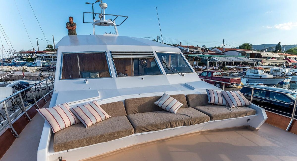 ELECTRA yacht charter 2