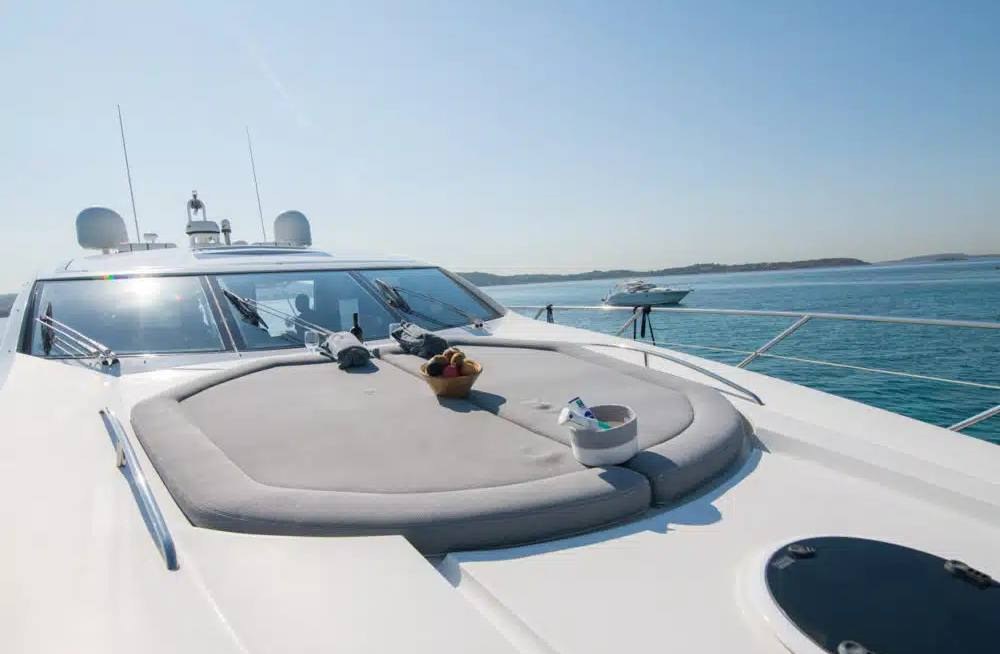 ELENTARI yacht charter 2