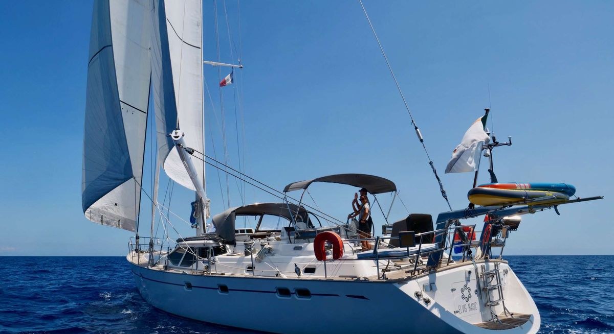 ELVIS MAGIC yacht charter 4