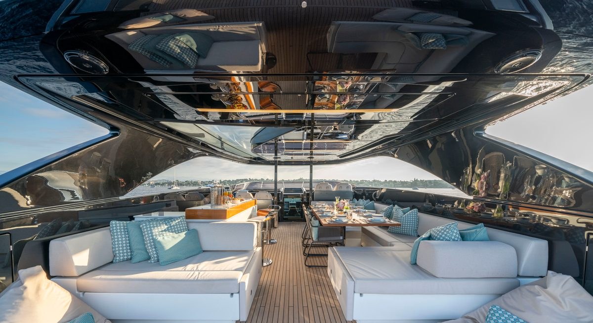 ELYSIUM I yacht charter 3