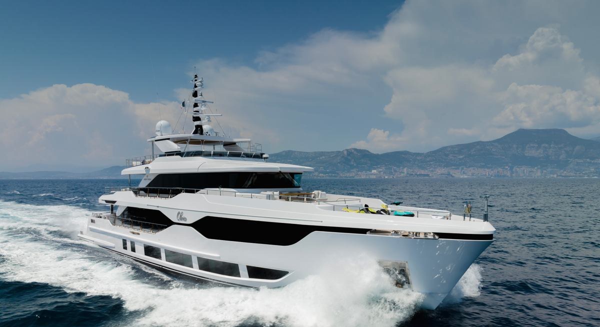 ELZA yacht charter 1