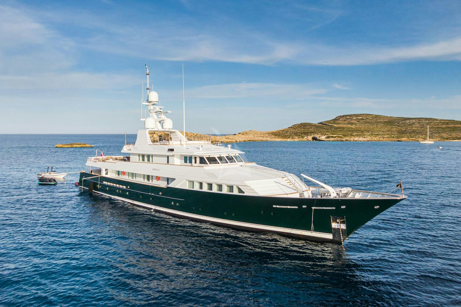EMERALD yacht charter 1