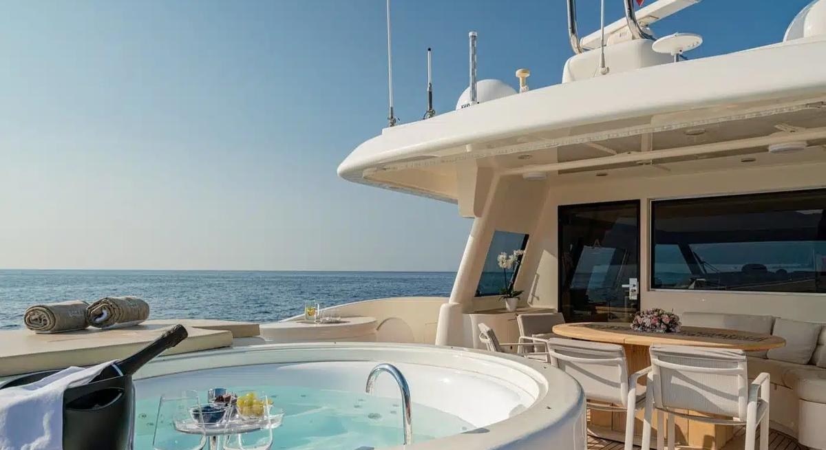 EOLIA yacht charter 1