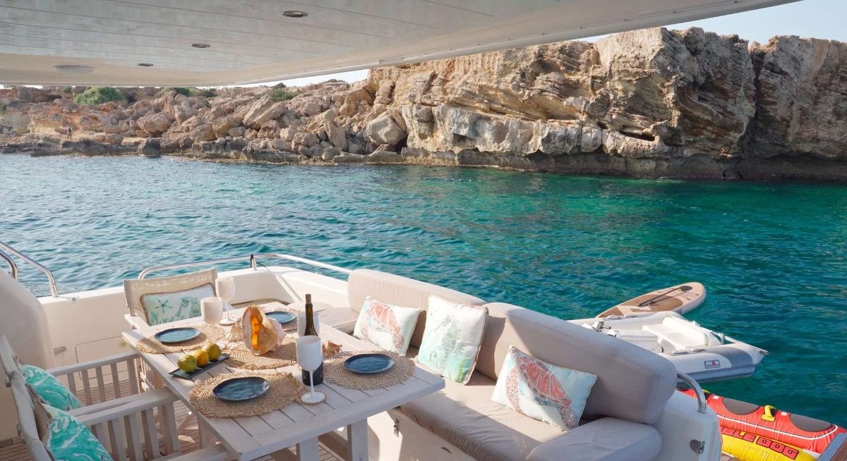 ESPERANZA yacht charter 4