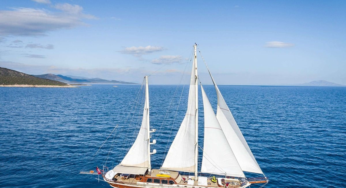 Yacht charter ESTRELLA DE MAR YACHT CHARTER