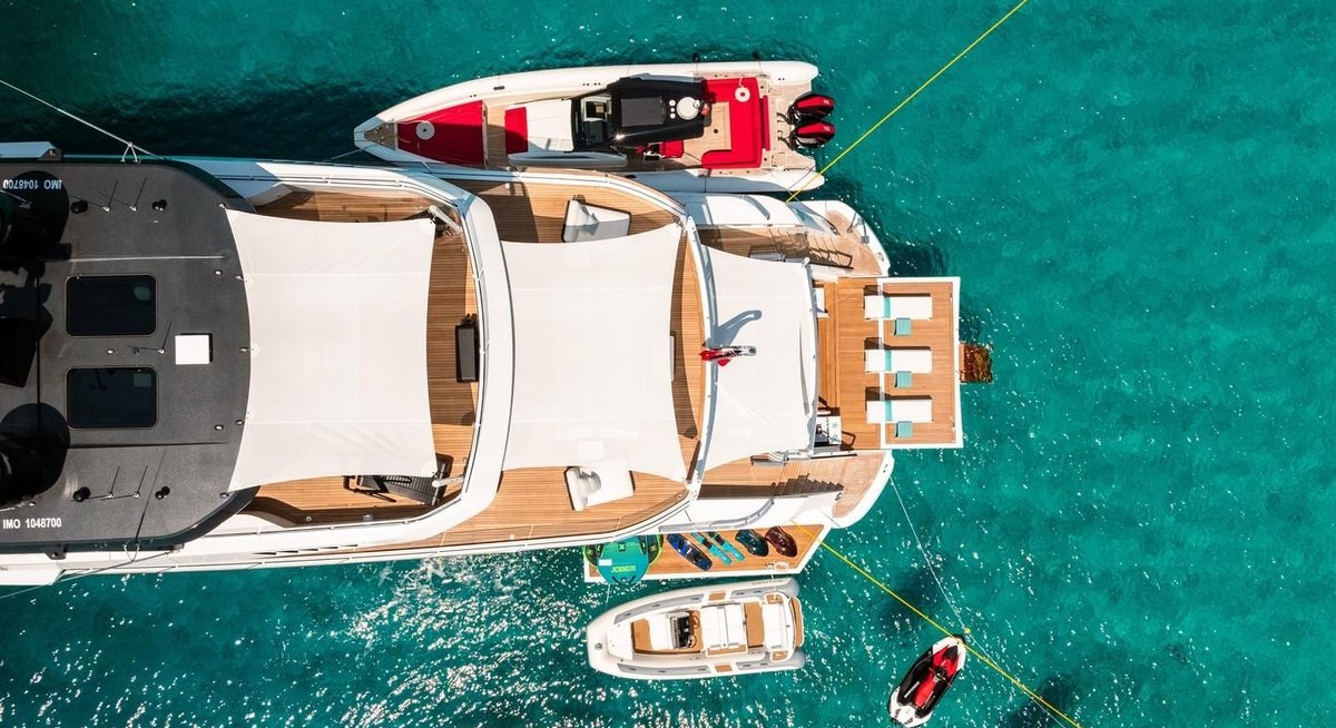 EVA4EVA yacht charter 4