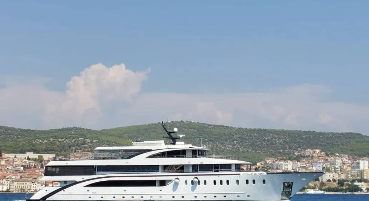 EXCELLENCE NERA yacht charter 1