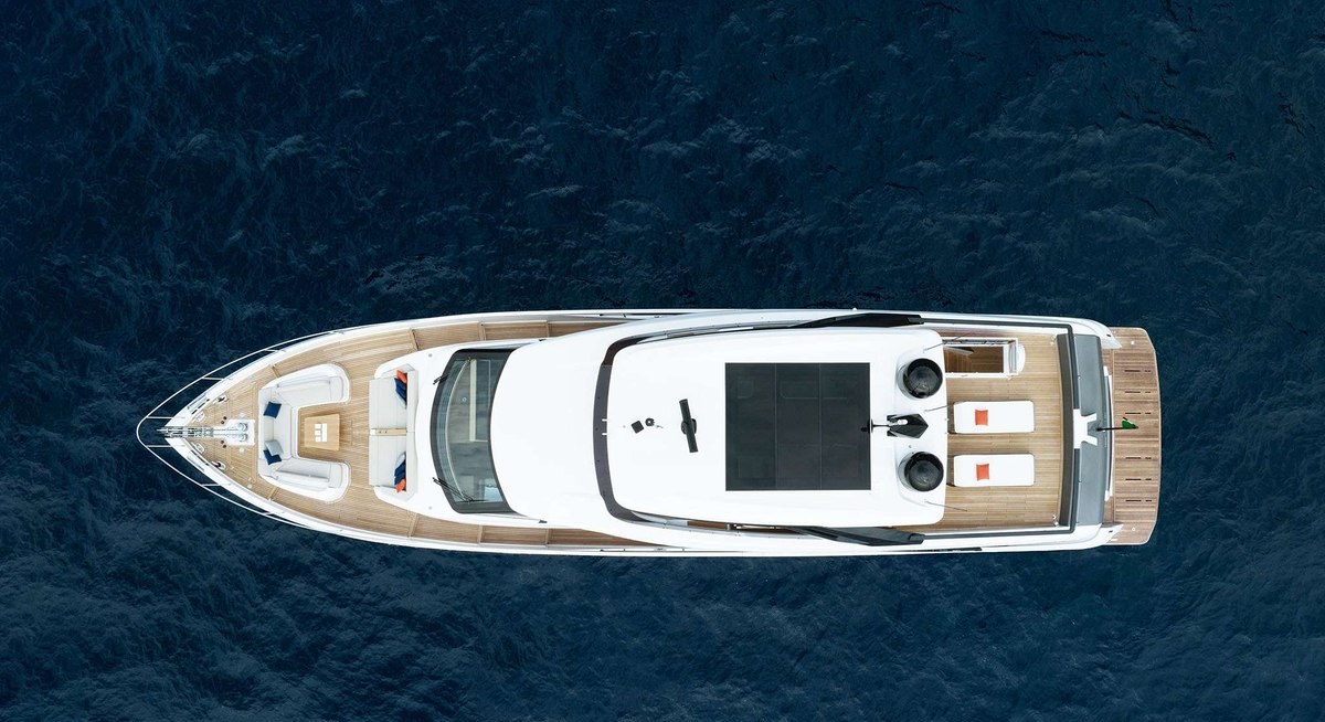 FAST yacht charter 5