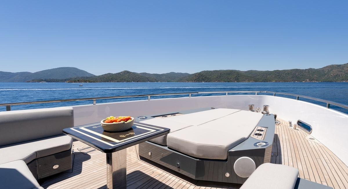 FERRO 77 yacht charter 2